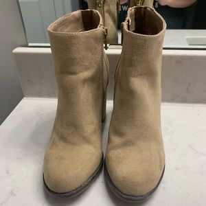 Apt 9 tan heeled boots size 7
